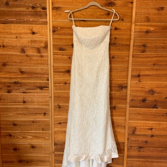 Wedding Dress - Picture 6 of 10